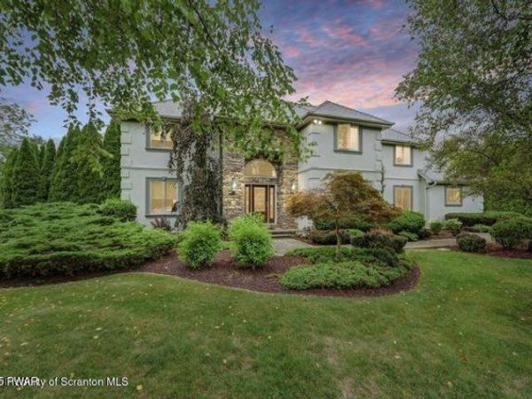 169 Wagner Boulevard, Greenfield Twp, PA 18407