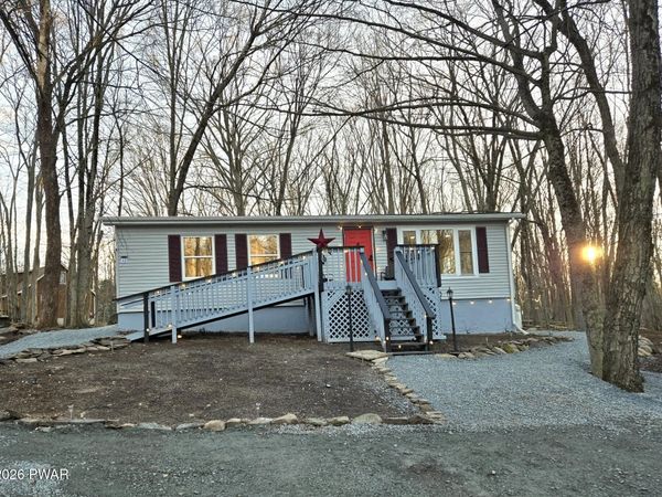 65 Windsor Road, Hawley, PA 18428