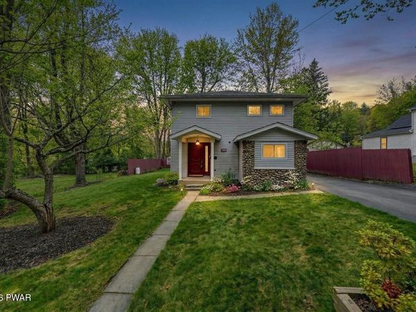 211 Spruce Street, Hawley, PA 18428
