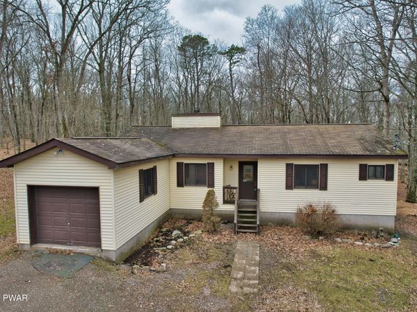 214 Lower Lakeview Drive, Hawley, PA 18428