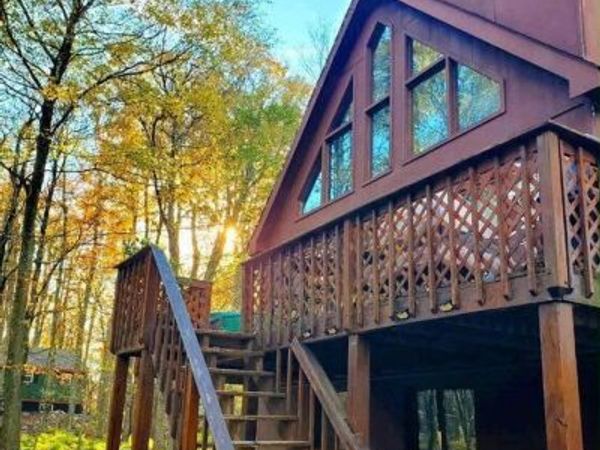 1008 Woodstone Road, Newfoundland, PA 18445
