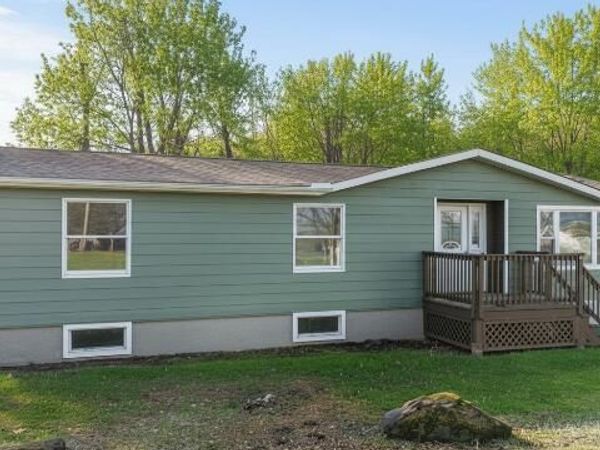 13 Bucklands Lane, Waymart, PA 18472