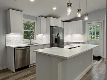 13 Bucklands Lane, Waymart, PA 18472