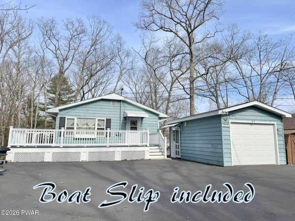 13 Oak Drive, Lakeville, PA 18438