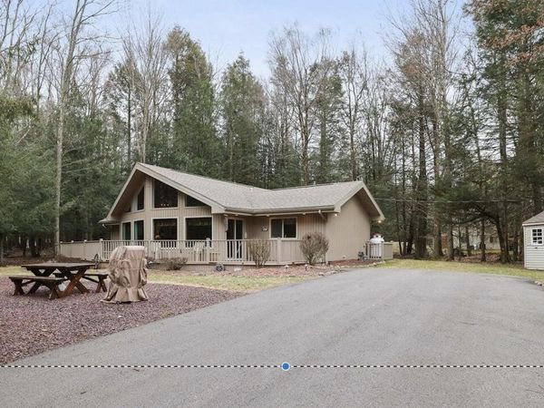 4 Aquarius Lane, Lake Ariel, PA 18436