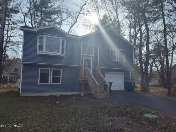 109 ROSE Lane, Matamoras, PA 18336