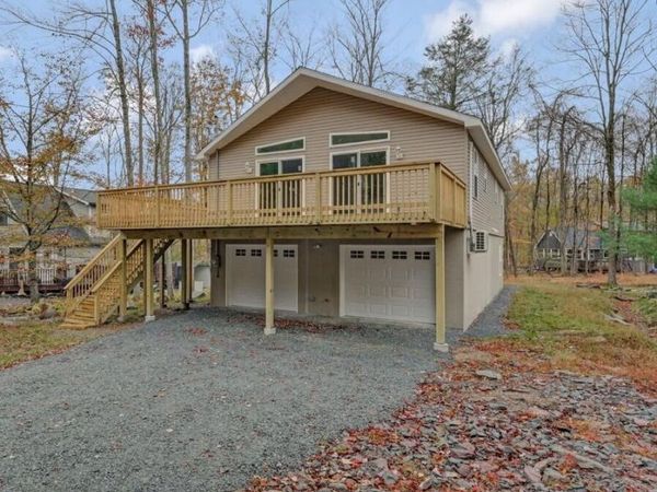 1081 Lakeland Drive, Lake Ariel, PA 18436