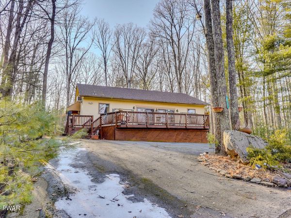24 Lakeside Drive, Lakeville, PA 18438