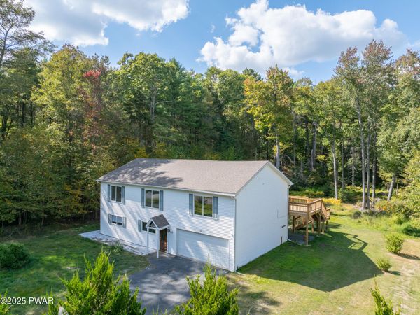 153 Hatton Road, Hawley, PA 18428