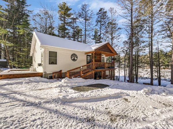 132 N Lake Shore Drive, Dingmans Ferry, PA 18328