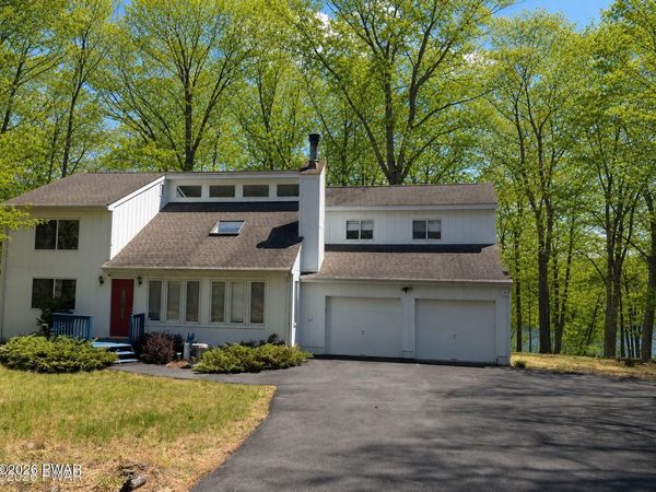 211 Brandyshire Drive, Tamiment, PA 18324