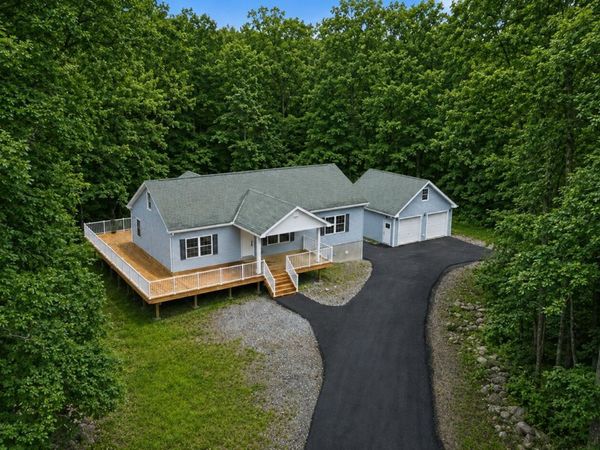9 Avoy Place, Lake Ariel, PA 18436