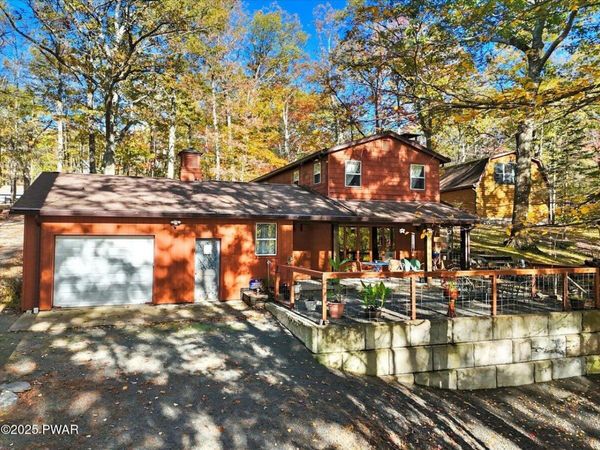75 E Shore Drive, Hawley, PA 18428