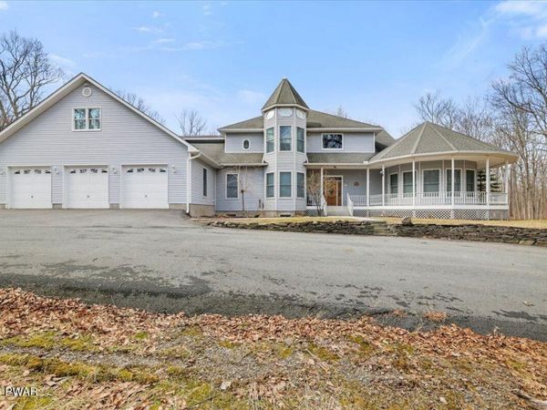 1177 Dewberry Drive, Hawley, PA 18428