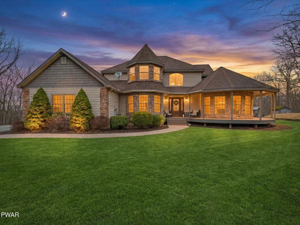 1114 Dewberry Drive, Hawley, PA 18428