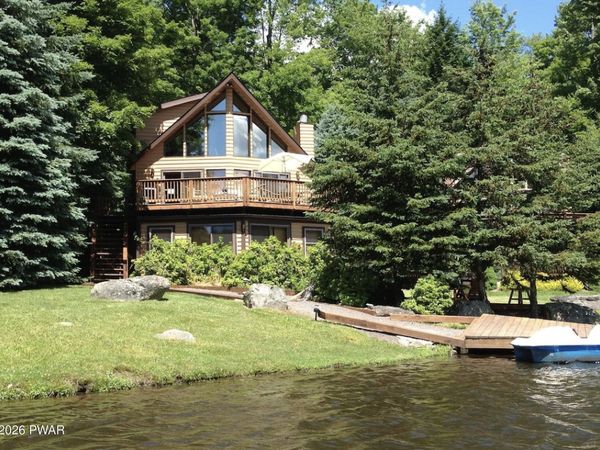 1086 Beaver Lake Drive, Lake Ariel, PA 18436