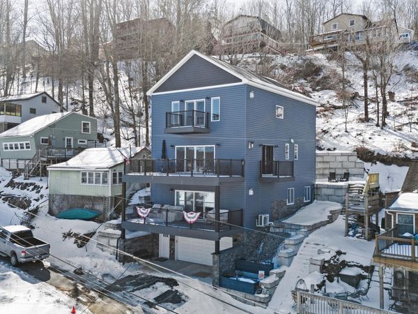 109 Paradise Road E, Greentown, PA 18426