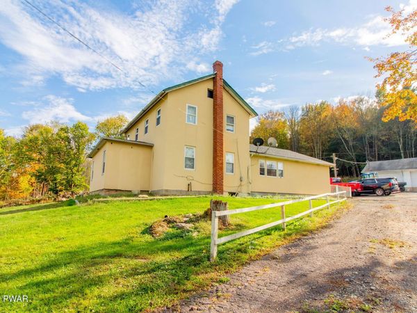 69 E Sterling Road, Newfoundland, PA 18445