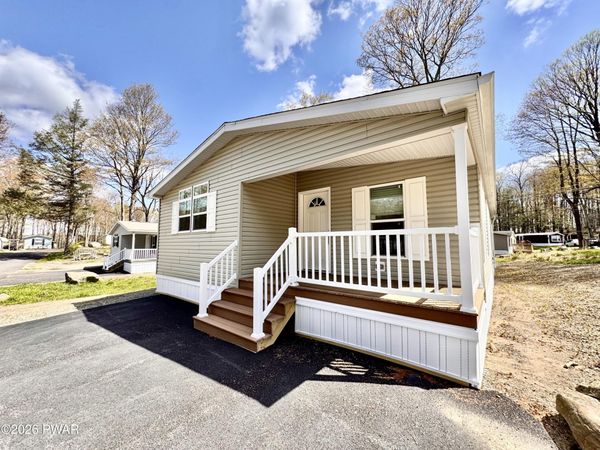 106 Middle Road, Greentown, PA 18426