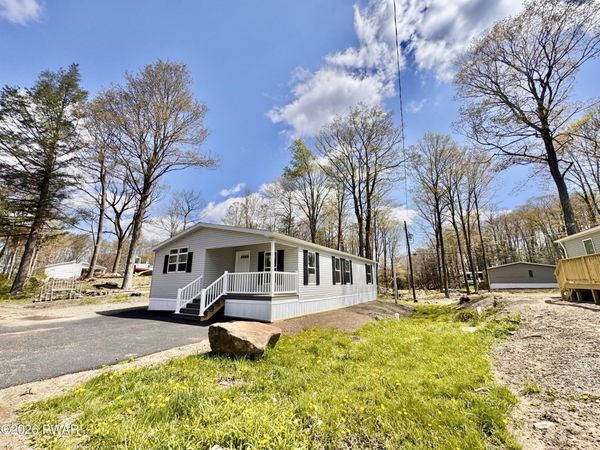102 Middle Road, Greentown, PA 18426