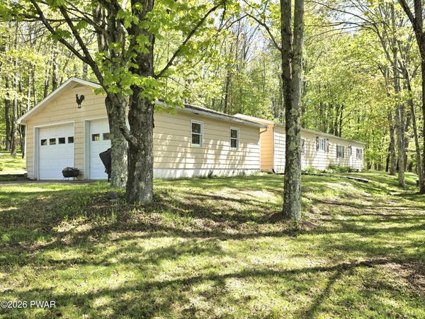 183 Galloway Road, Equinunk, PA 18417