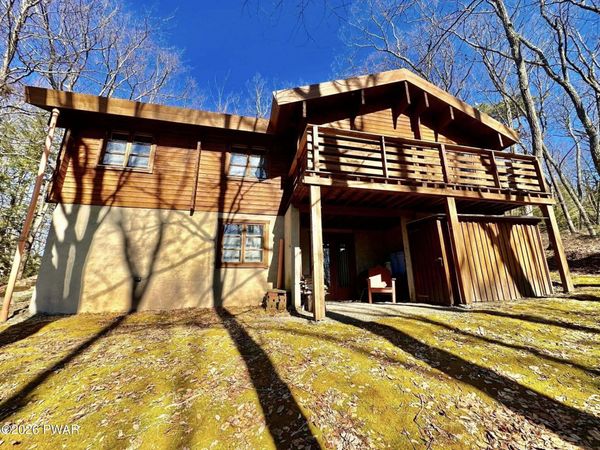 130 Canterbrook Drive, Unit 130, Hawley, PA 18428