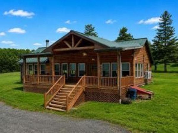 190 Garrity Road, Hawley, PA 18428