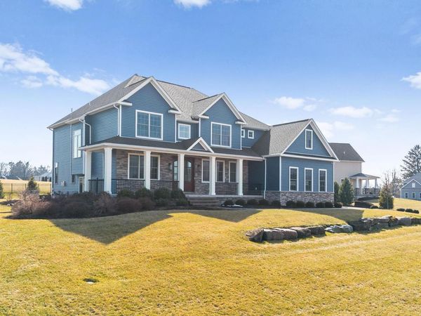 2 Seminary Hill Road, South Abington, PA 18411