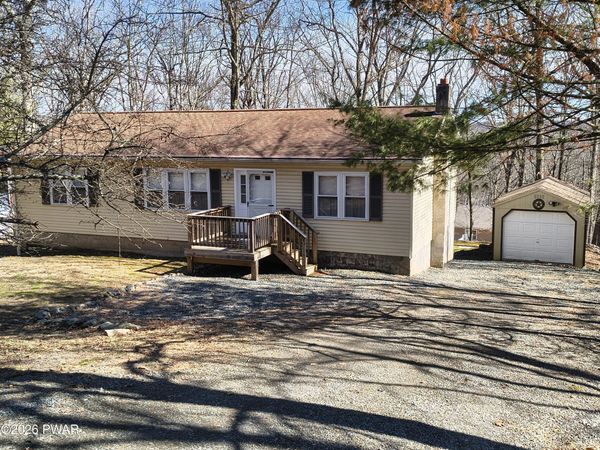 484 Westcolang Road, Hawley, PA 18428
