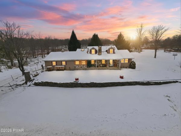 1767 Creek Drive, Waymart, PA 18472