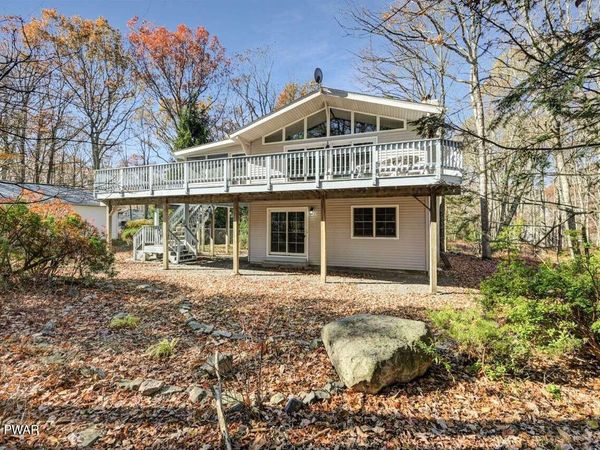 116 Rodeo Drive, Hawley, PA 18428