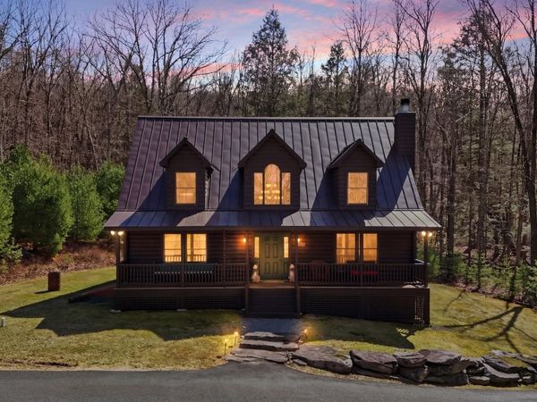238 Rowland Road, Greeley, PA 18425