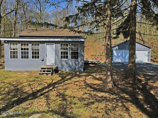 209 Urban Road, Hawley, PA 18428