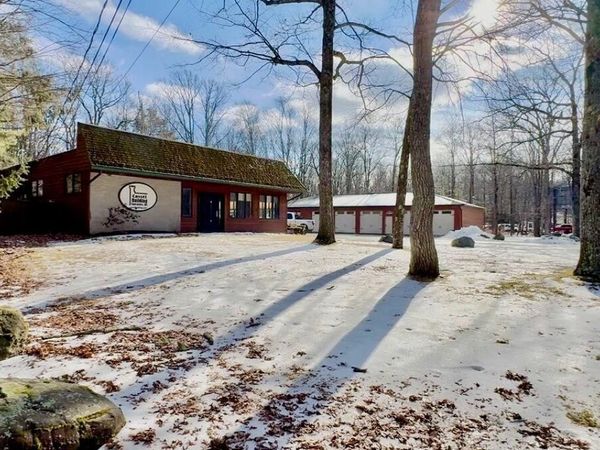 424 PA-390, Tafton, PA 18464