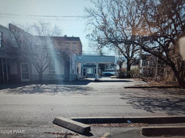 15 Pennsylvania Avenue, Matamoras, PA 18336