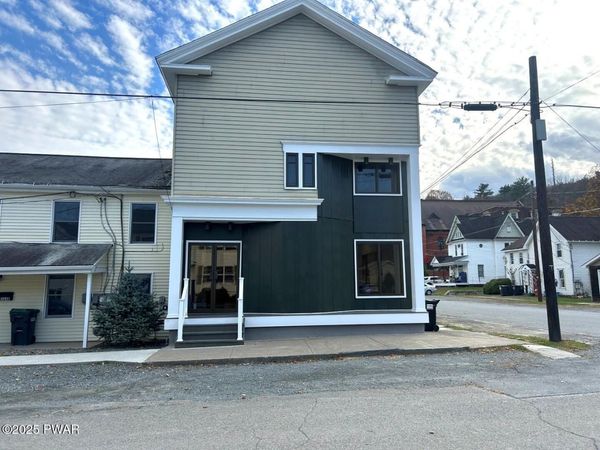 300 Keystone Street, Hawley, PA 18428