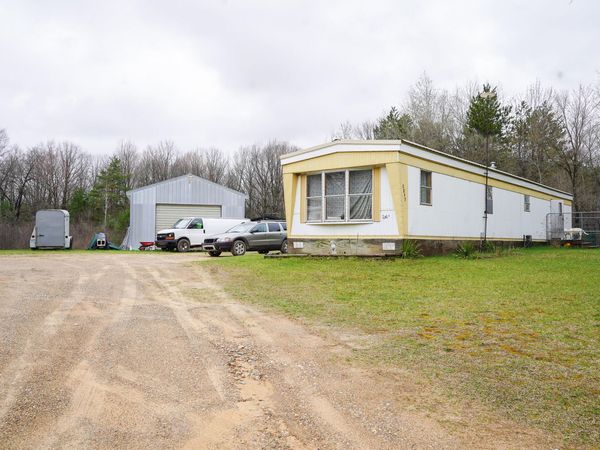 8893 E Sanders Road, Vestaburg, MI 48891