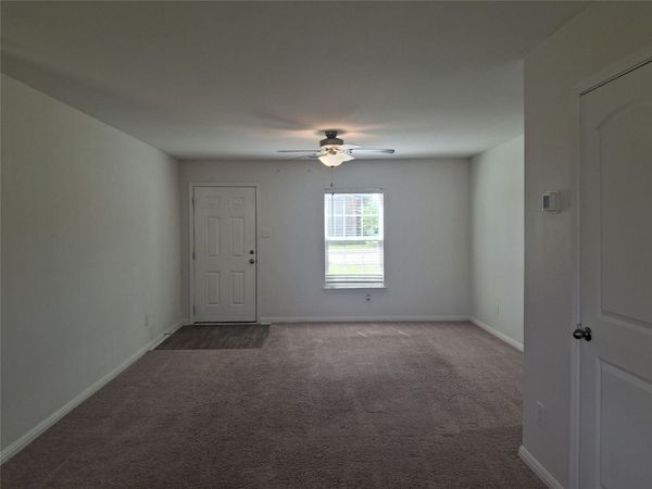 405 Riverdale DR, Jarrell, TX 76537
