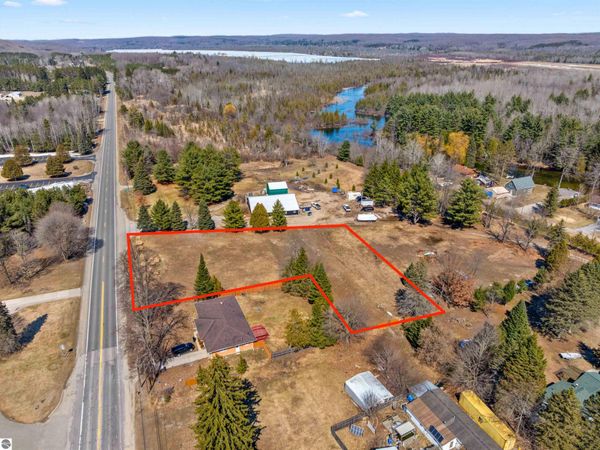 1 M-88 S, Bellaire, MI 49615