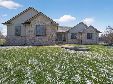 16529 W Horseshoe Trail , Fenton Twp, MI 48451