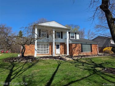 25695 Branchaster Road, Farmington Hills, MI 48336