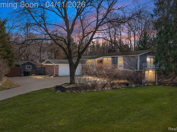 32998 Biddestone Lane, Farmington Hills, MI 48334