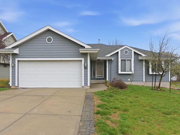 123 WOODBURY Circle, COUNCIL BLUFFS, IA 51503