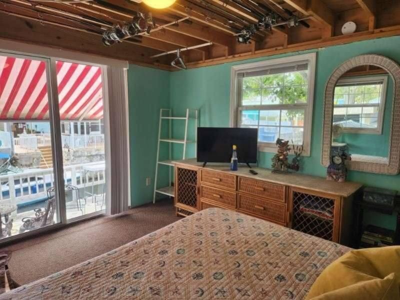 108 W Avenue A, Key Largo, FL 33037 Photo