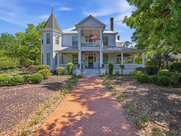 550 Circle Drive, DeFuniak Springs, FL 32435