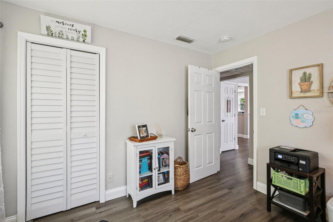 4801 Emerson Avenue S, Saint Petersburg, FL 33711 Photo