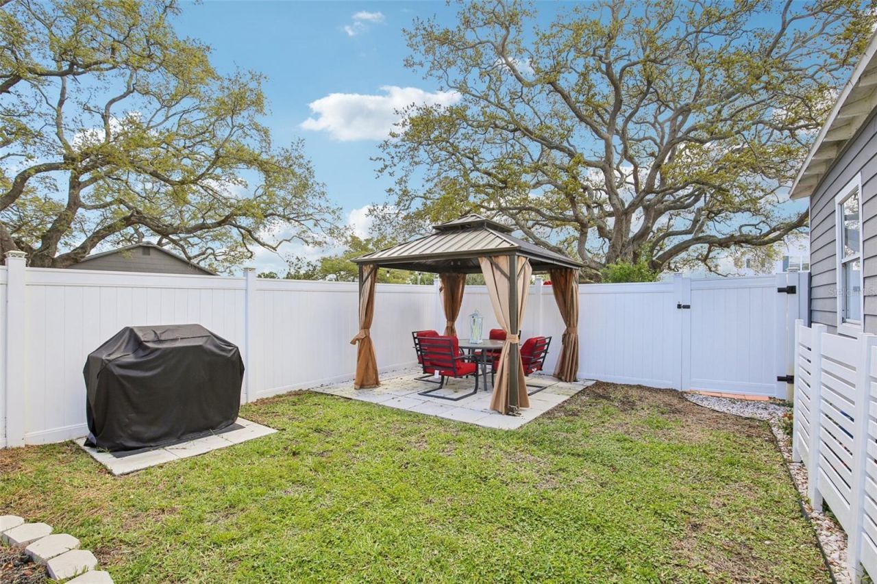 4801 Emerson Avenue S, Saint Petersburg, FL 33711 Photo