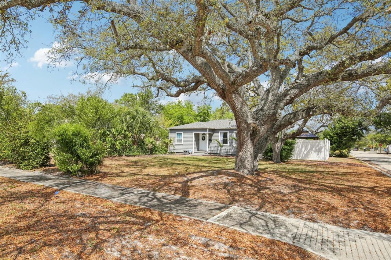 4801 Emerson Avenue S, Saint Petersburg, FL 33711 Photo