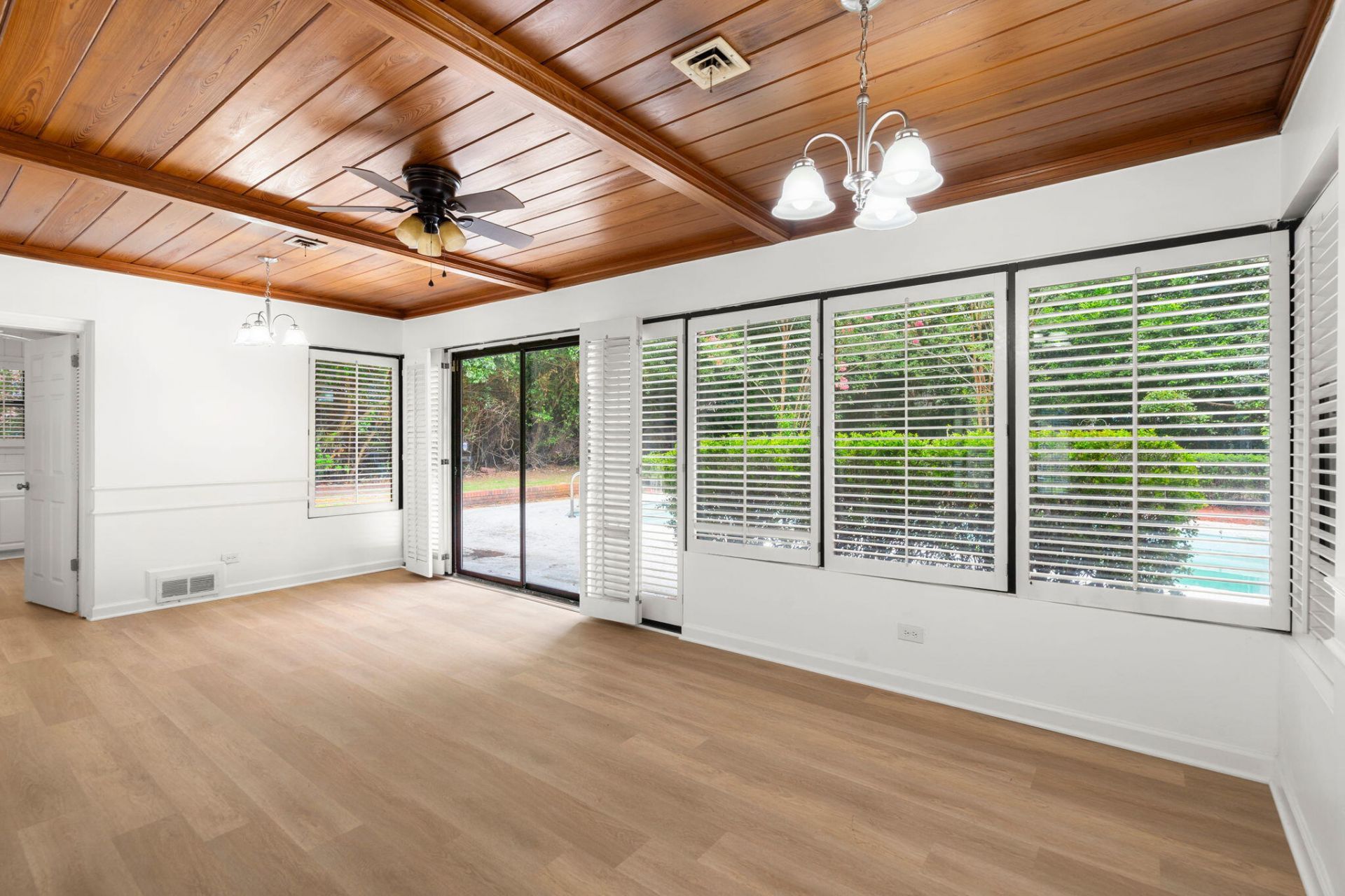 279 Perryclear Street Photo 11