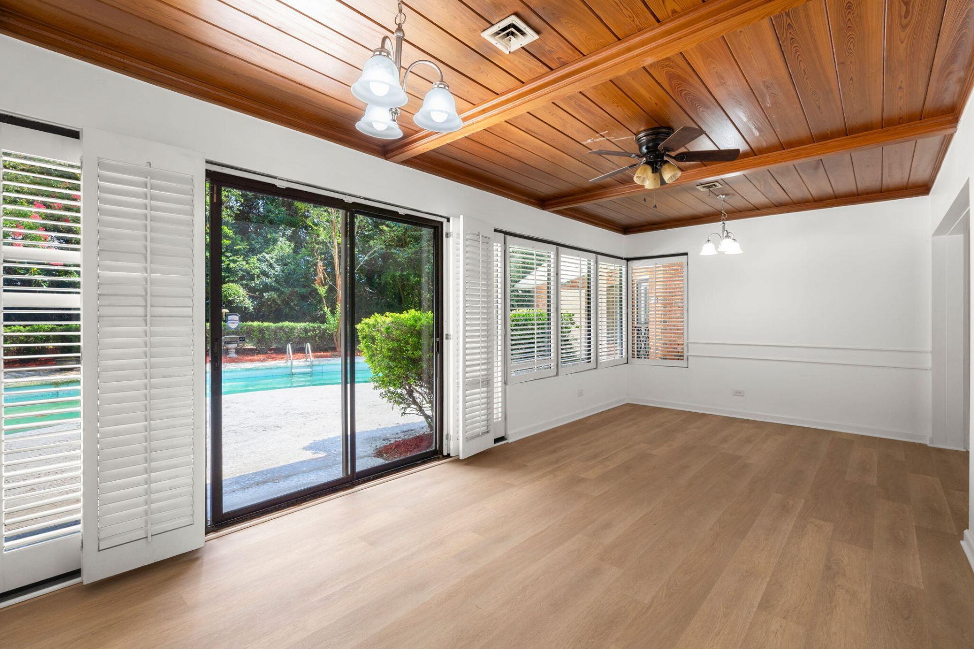 279 Perryclear Street Photo 13